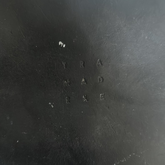 TRADEMARK Tall Leather Tote - Picture 9 of 15